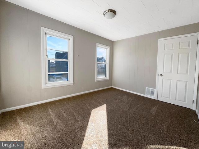 19 E MCNEAL ST, Millville, NJ 08332