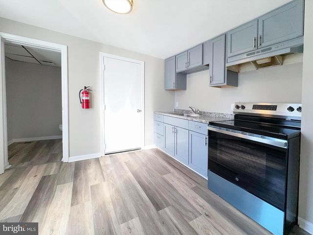 19 E MCNEAL ST, Millville, NJ 08332