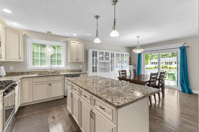 6 Childs St, Shrewsbury, MA 01545