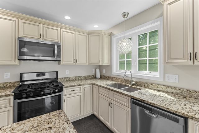 6 Childs St, Shrewsbury, MA 01545