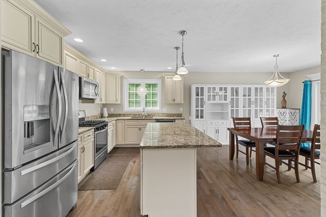 6 Childs St, Shrewsbury, MA 01545