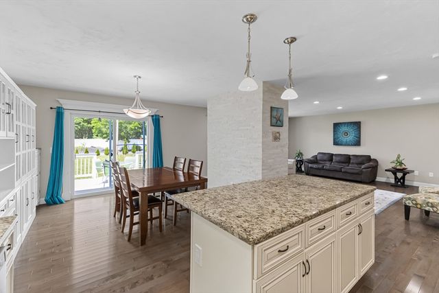 6 Childs St, Shrewsbury, MA 01545