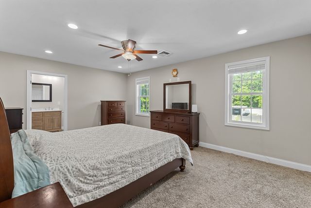 6 Childs St, Shrewsbury, MA 01545