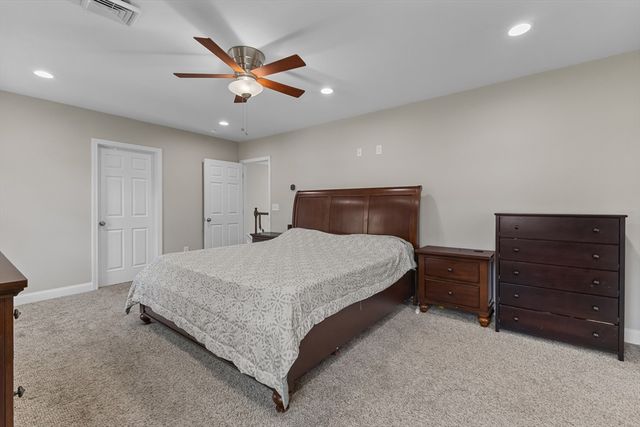 6 Childs St, Shrewsbury, MA 01545