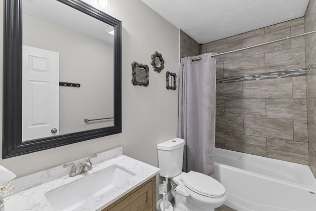 6 Childs St, Shrewsbury, MA 01545
