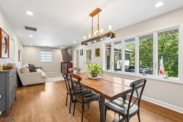 122 Skyline Lake Dr, Ringwood Boro, NJ 07456