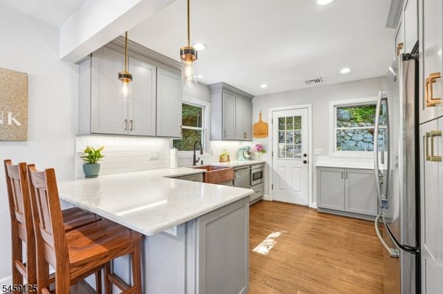 122 Skyline Lake Dr, Ringwood Boro, NJ 07456