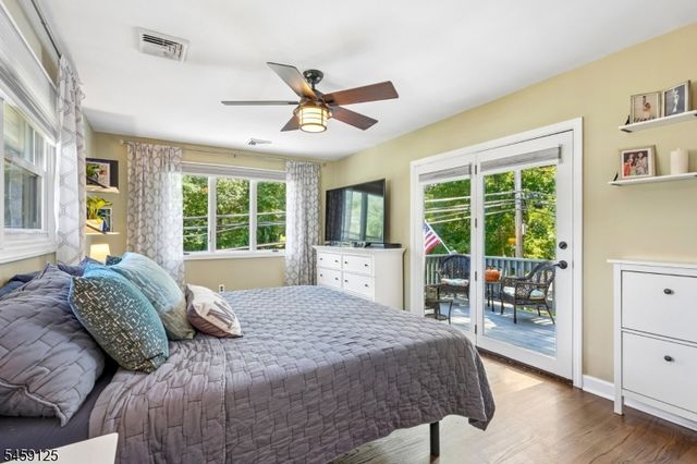 122 Skyline Lake Dr, Ringwood Boro, NJ 07456