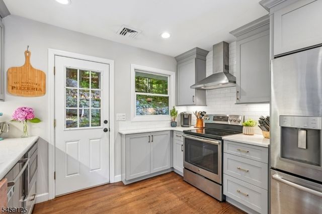 122 Skyline Lake Dr, Ringwood Boro, NJ 07456
