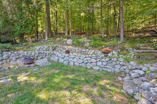 122 Skyline Lake Dr, Ringwood Boro, NJ 07456