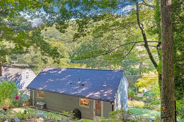 122 Skyline Lake Dr, Ringwood Boro, NJ 07456
