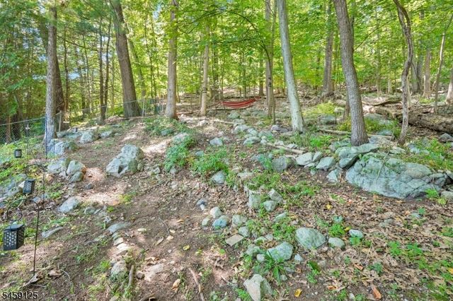 122 Skyline Lake Dr, Ringwood Boro, NJ 07456