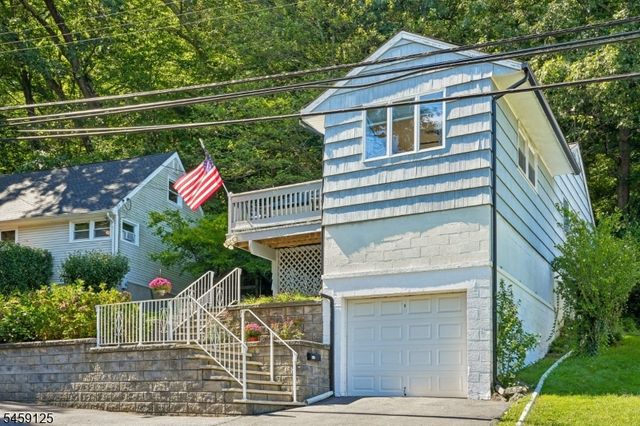122 Skyline Lake Dr, Ringwood Boro, NJ 07456