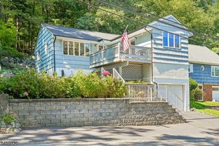 122 Skyline Lake Dr, Ringwood Boro, NJ 07456