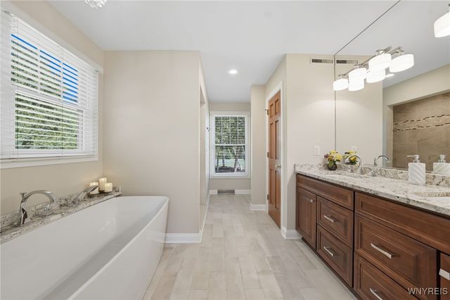 3755 Hampton Brook Drive, Hamburg, NY 14075