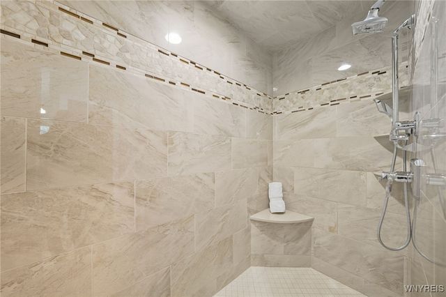 3755 Hampton Brook Drive, Hamburg, NY 14075