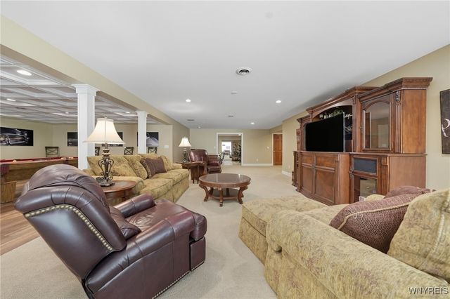 3755 Hampton Brook Drive, Hamburg, NY 14075