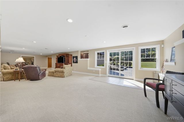 3755 Hampton Brook Drive, Hamburg, NY 14075