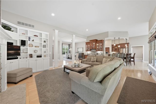 3755 Hampton Brook Drive, Hamburg, NY 14075