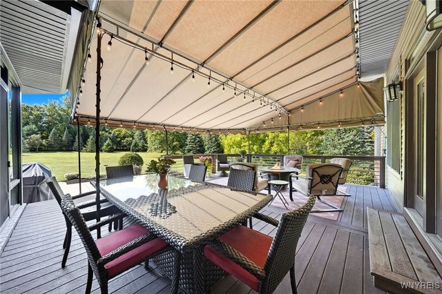 3755 Hampton Brook Drive, Hamburg, NY 14075