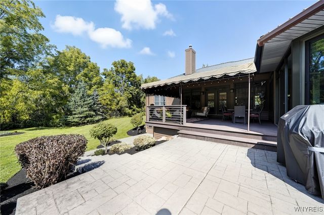 3755 Hampton Brook Drive, Hamburg, NY 14075