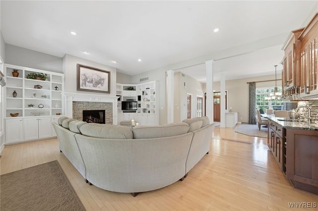 3755 Hampton Brook Drive, Hamburg, NY 14075