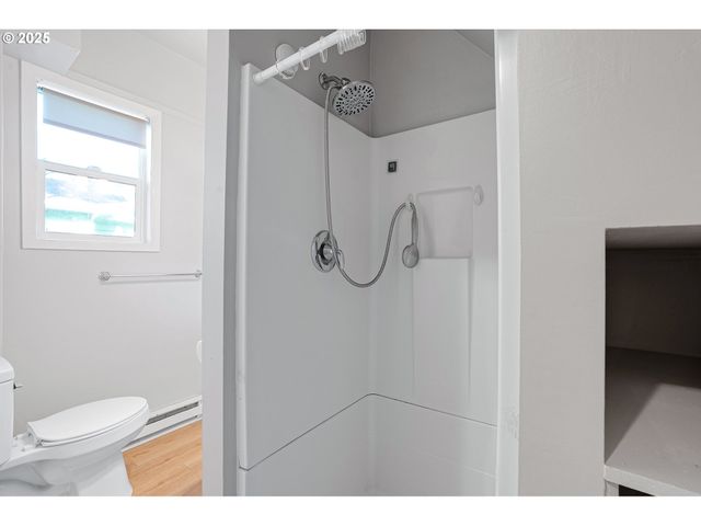 635 Se WALNUT St, Hillsboro, OR 97123