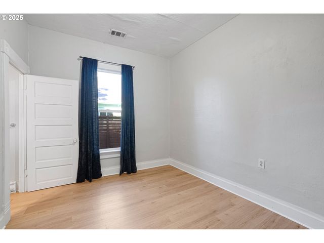 635 Se WALNUT St, Hillsboro, OR 97123