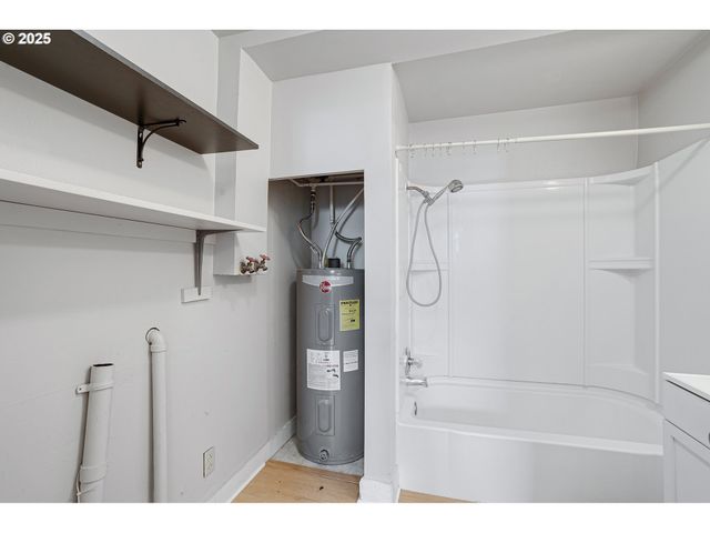 635 Se WALNUT St, Hillsboro, OR 97123