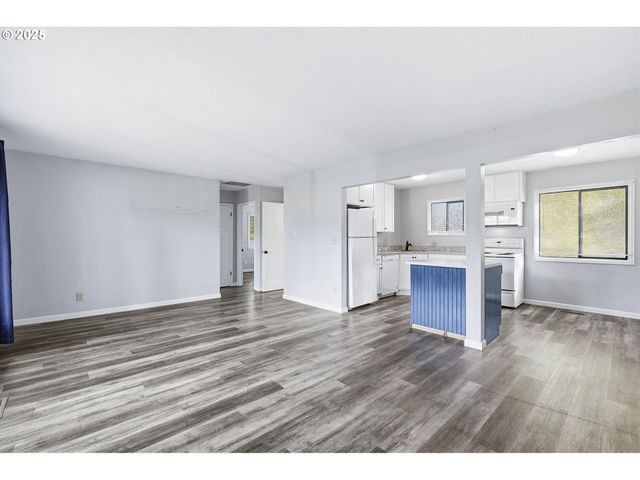 635 Se WALNUT St, Hillsboro, OR 97123