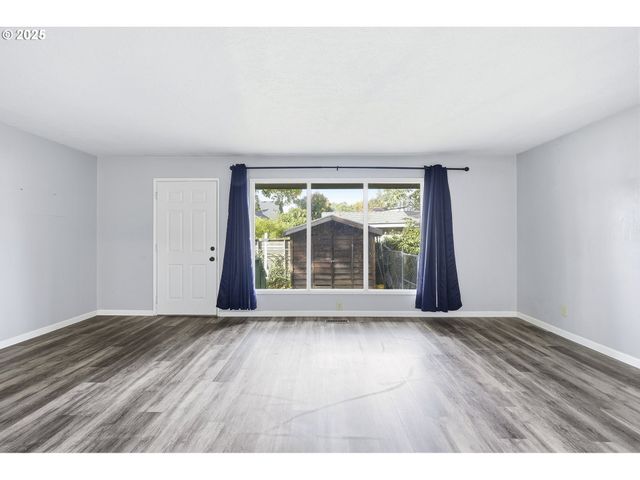 635 Se WALNUT St, Hillsboro, OR 97123