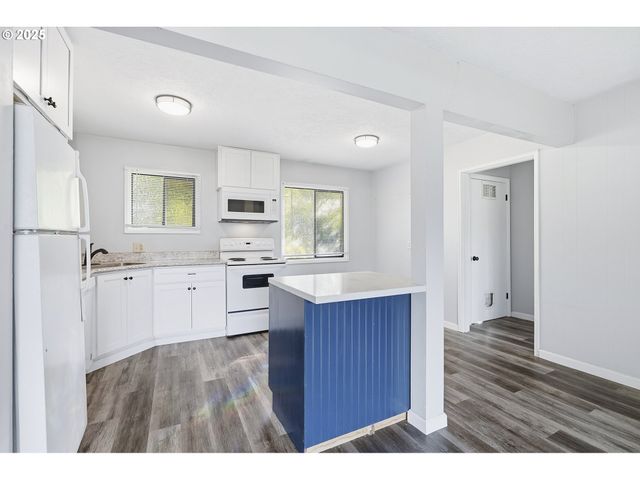 635 Se WALNUT St, Hillsboro, OR 97123