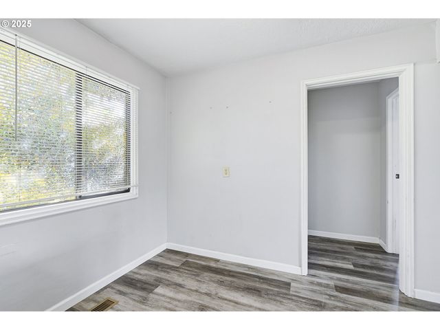635 Se WALNUT St, Hillsboro, OR 97123