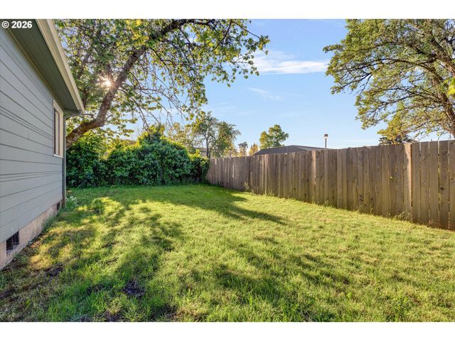 635 Se WALNUT St, Hillsboro, OR 97123