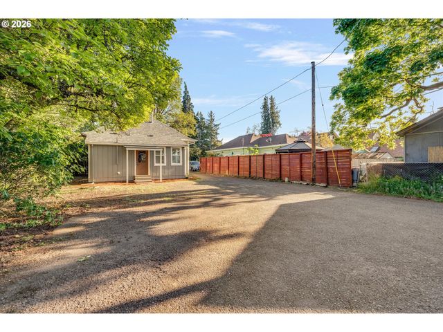 635 Se WALNUT St, Hillsboro, OR 97123