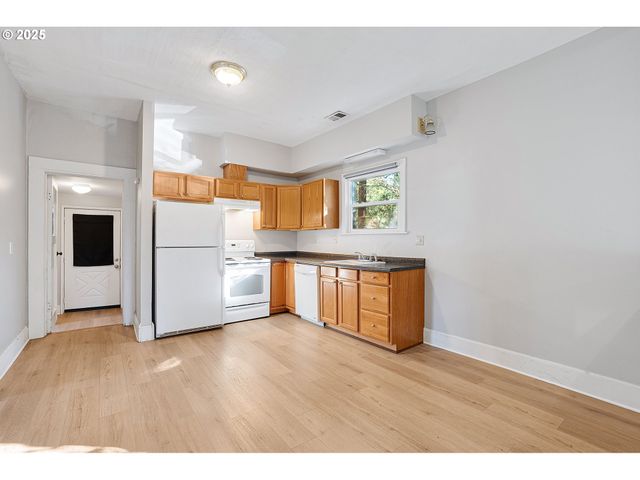 635 Se WALNUT St, Hillsboro, OR 97123