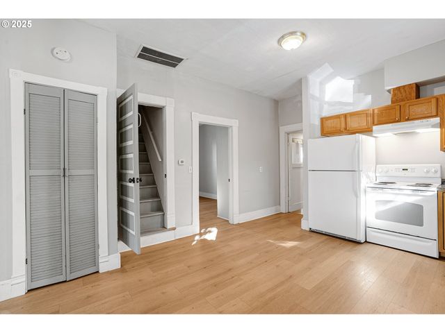 635 Se WALNUT St, Hillsboro, OR 97123