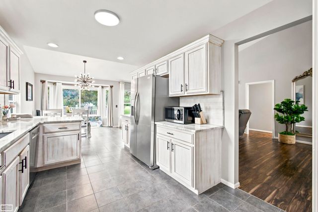 14984 Heather Pointe Drive, Sterling Heights, MI 48313