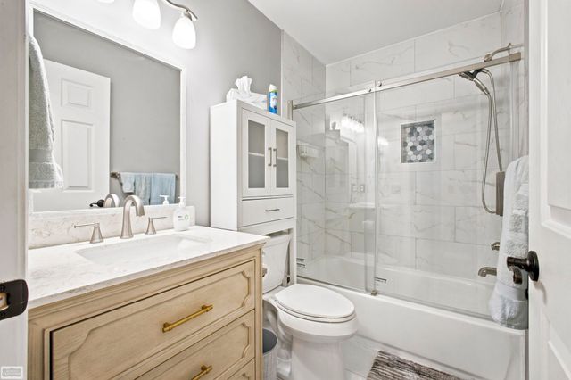 14984 Heather Pointe Drive, Sterling Heights, MI 48313