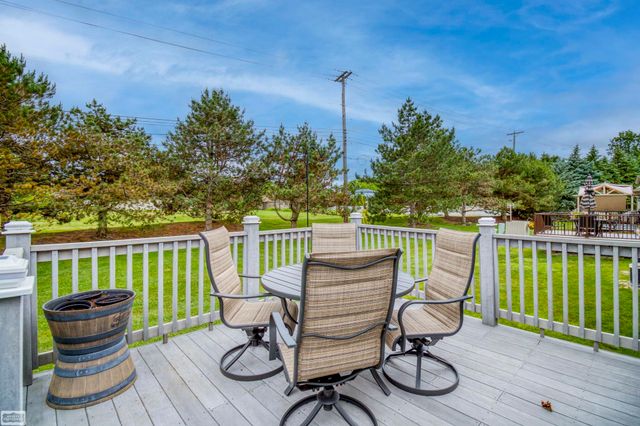 14984 Heather Pointe Drive, Sterling Heights, MI 48313