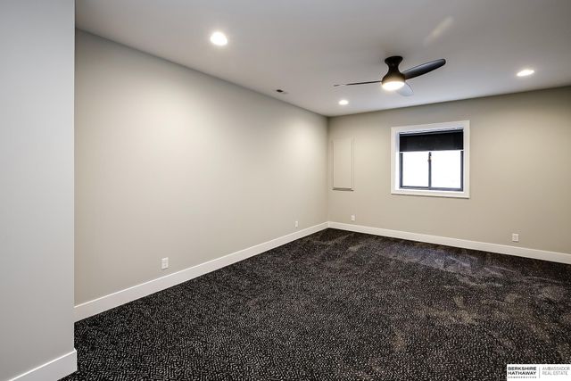 21112 Laurel Avenue, Omaha, NE 68022
