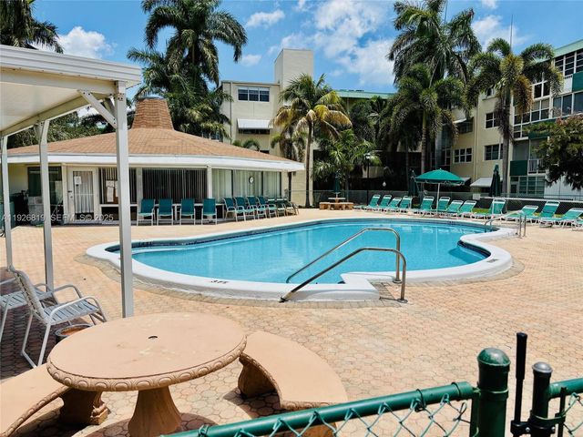 1333 E Hallandale Beach Blvd 134, Hallandale Beach, FL 33009