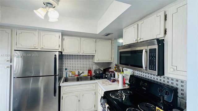 1333 E Hallandale Beach Blvd 134, Hallandale Beach, FL 33009