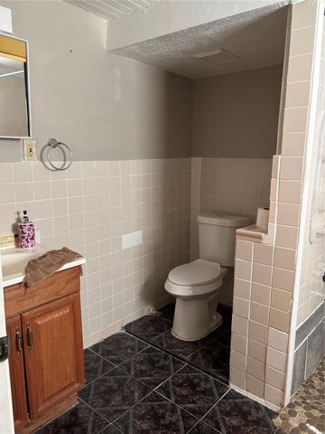 2630 Tidewater Drive, Houston, TX 77045