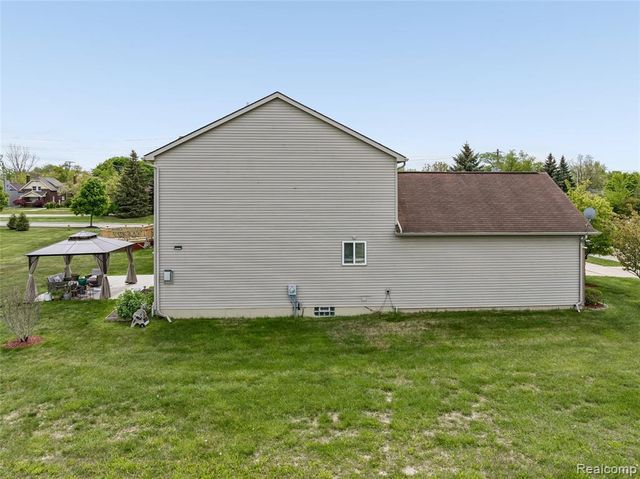 216 Tucker Street, Pontiac, MI 48341