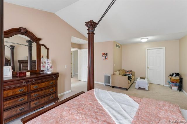 216 Tucker Street, Pontiac, MI 48341