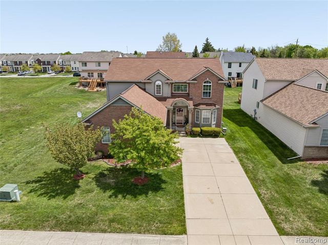 216 Tucker Street, Pontiac, MI 48341