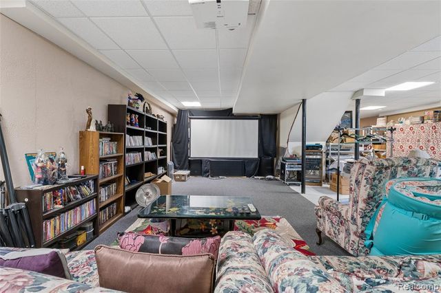 216 Tucker Street, Pontiac, MI 48341