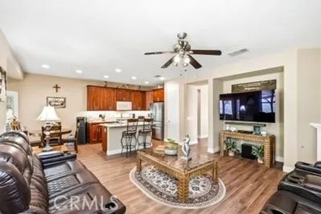 29251 Via Solano, Valencia, CA 91354