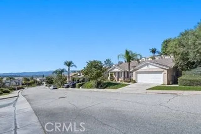 29251 Via Solano, Valencia, CA 91354